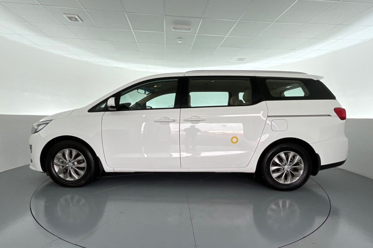 كيا كارنيفال LX