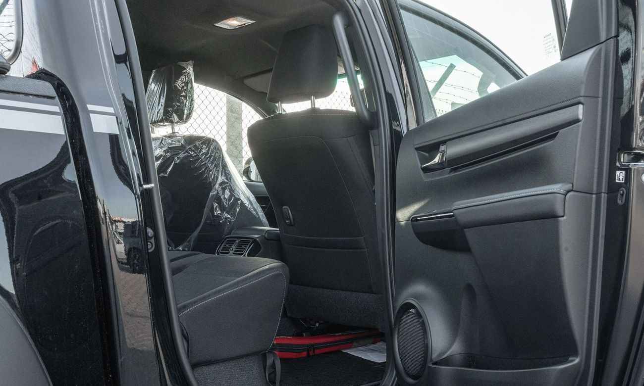 تويوتا هيلوكس 2026 Toyota Hilux Adventure 4.0L AT Petrol (Black-Black)