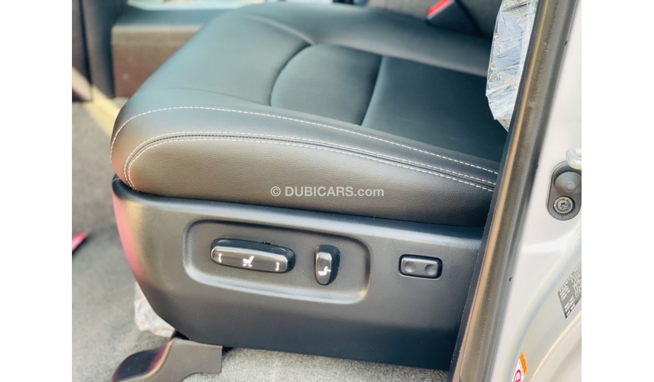 Toyota Land Cruiser Toyota Landcruiser 2016 model for sale from Humera automobile motors in Dubai . silver 2016 model .