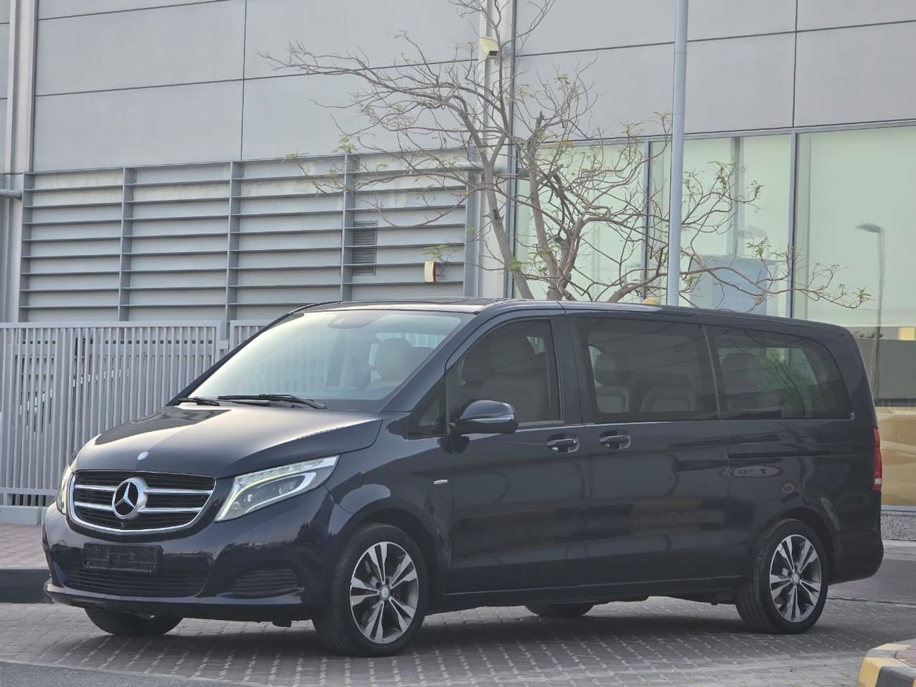 مرسيدس بنز V 250 اكسكلوسيف