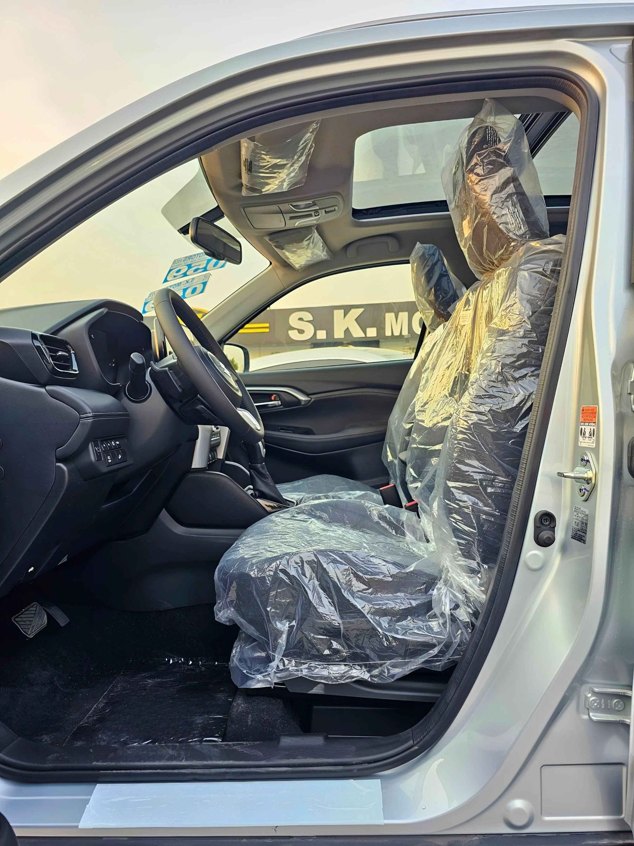 Suzuki Grand Vitara GLX / HYBRID / 1.5L V4 / FULL OPTION / 360* CAMERA / HEADUP DISPLAY (CODE # GVHB4X4F)