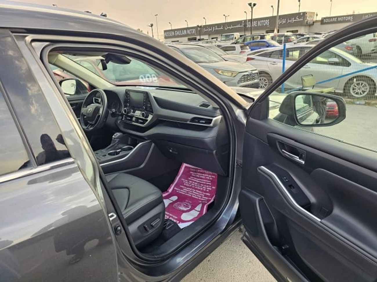 Toyota Highlander XLE-Non Hybrid-3.5L-AWD-LHD-American specs-6 Cylinders-petrol-Automatic-7 Seats-5 Doors