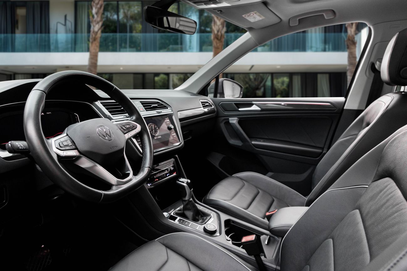 Volkswagen Tiguan Tiguan Elegance | 1,959 P.M | 0% Downpayment | Impeccable Condition!