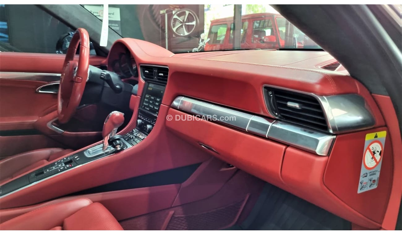 Porsche 911 PORSCHE 911 CARRERA 2015 GCC IN IMMACULATE CONDITION FULL SERVICE FROM PORSCHE FOR 265K AED