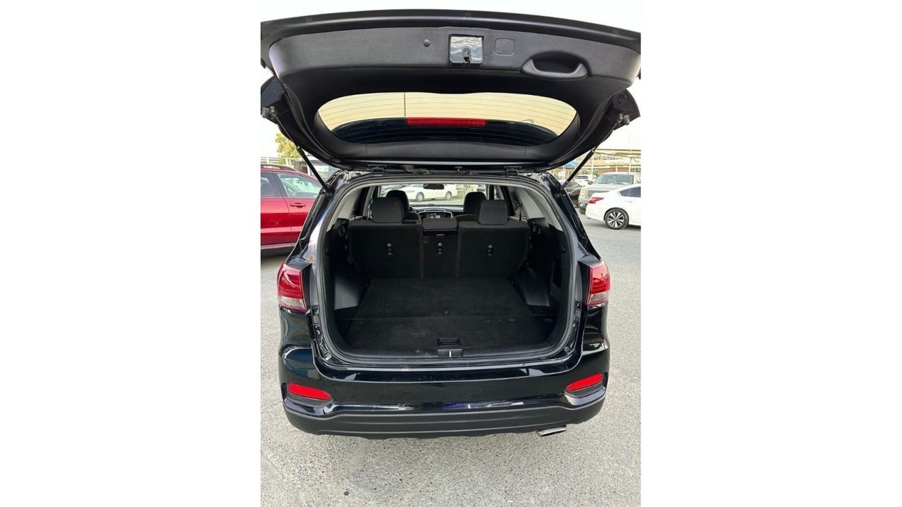 Kia Sorento car in perfect condition 2020 with engine capacity 2.4 4wd