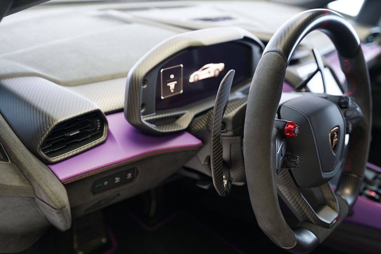 لامبورغيني ريفويلتو 6.5L V12 Hybrid