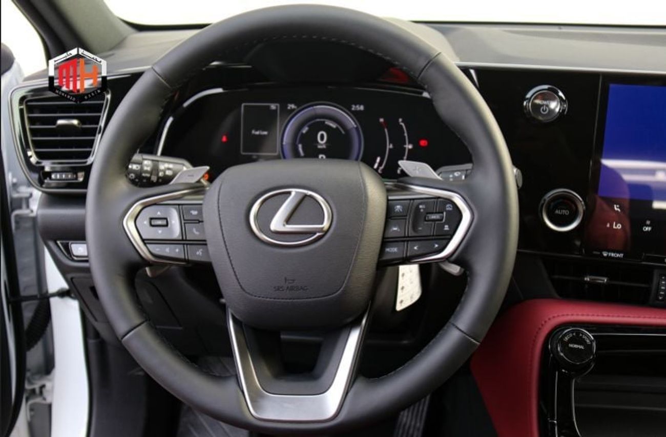 لكزس NX350 Lexus NX350h Standard Hybrid 2026 – هايبرد ستاندرد | فتحة سقف | أبيض خارجي | داخلية حمراء