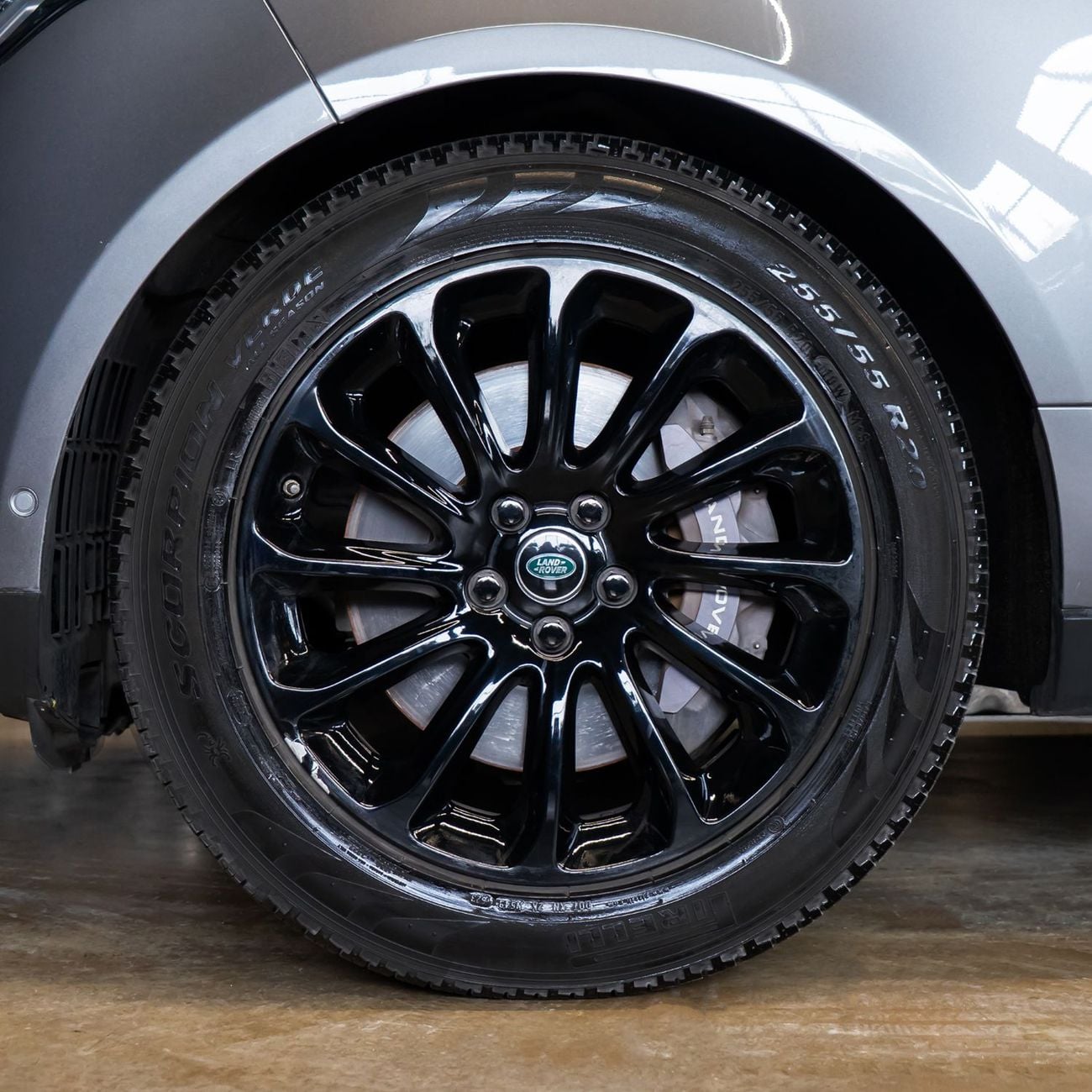 Land Rover Range Rover AED 2,682 pm • 0% Downpayment • Range Rover Vogue SE   • 1 Year Warranty