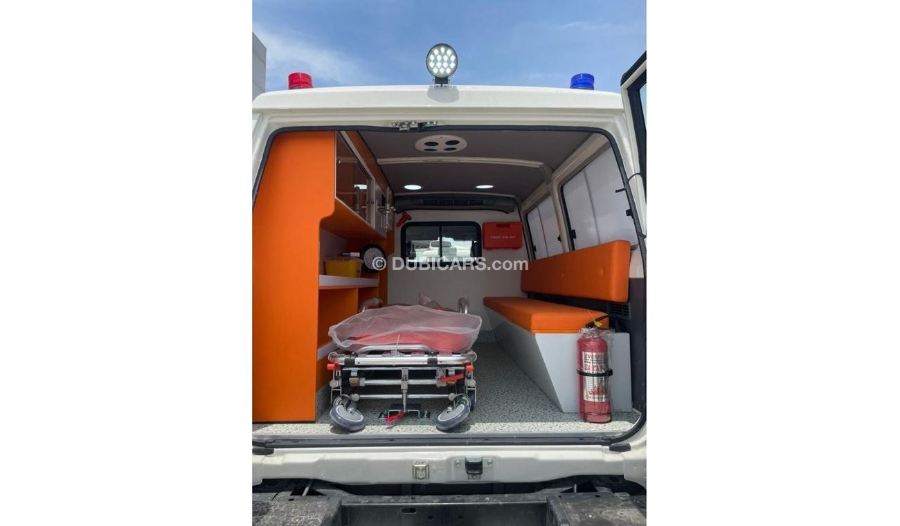 تويوتا لاند كروزر 70 تويوتا لاندكروزر سيارة إسعاف مجهزة