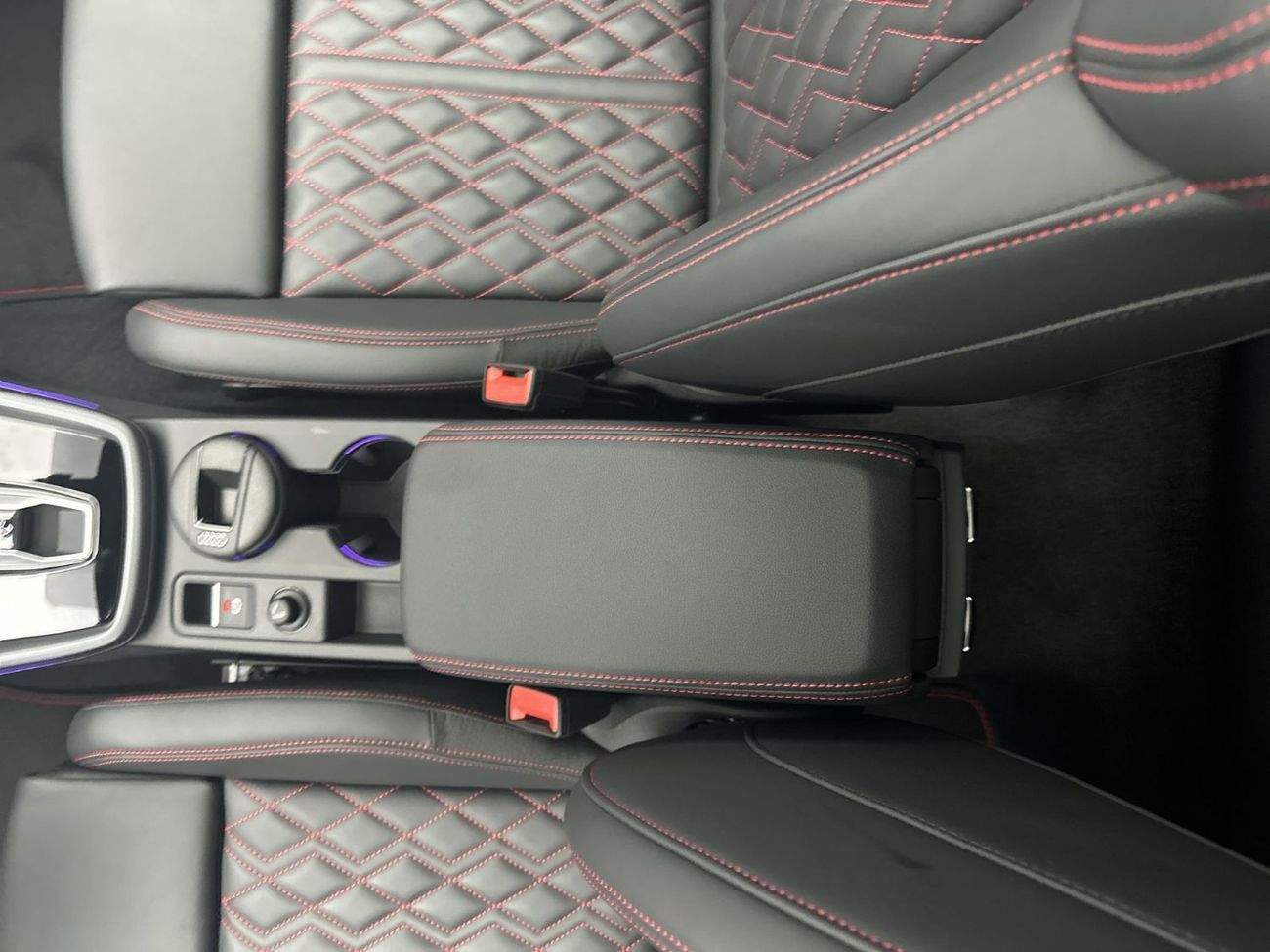 Audi S3 TFSI quattro 2.0L Sedan Sedan TFSI 333hp (Ref# 79092)
