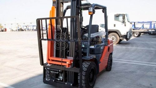 تويوتا فورك ليفت DIESEL 3 TON, 3 STAGE,3 LEVER 4,500MM W/ SIDE SHIFT MY23 Forklift Diesel