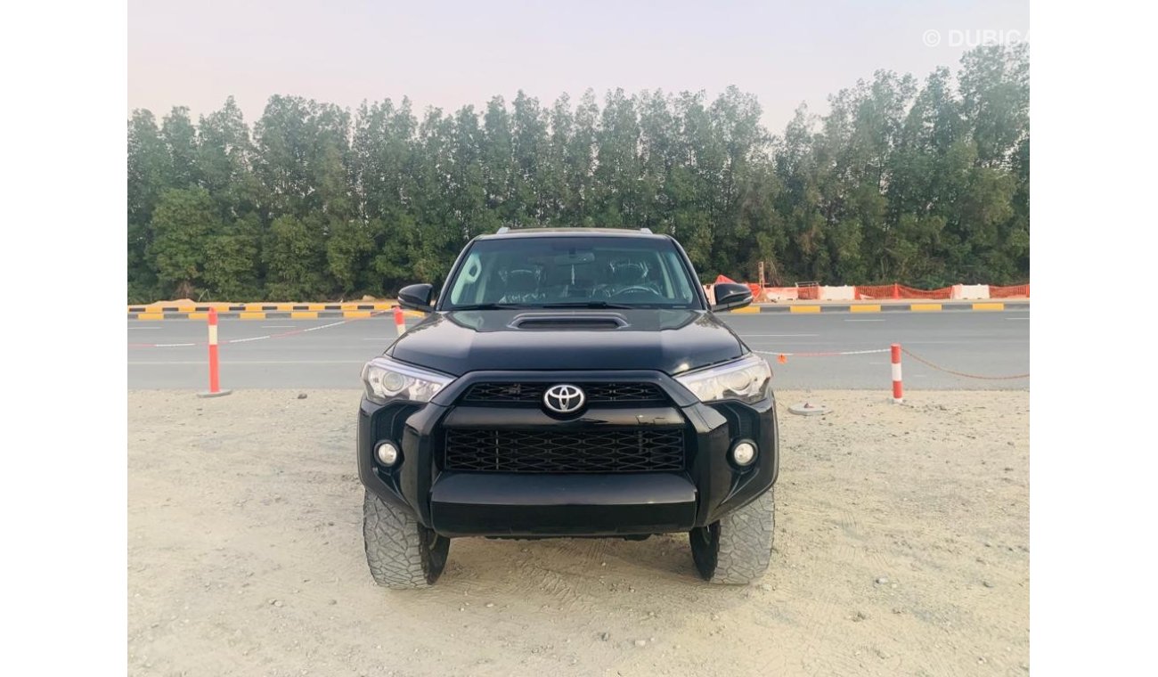 Toyota 4Runner 2017 FOR URGENT SALE PASSING GURANTEE FROM RTA DUBAI