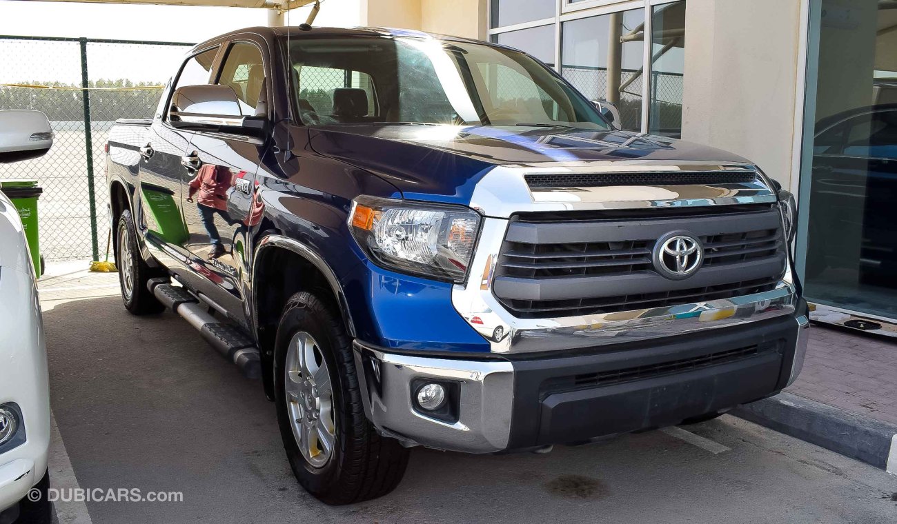 Toyota Tundra 5.7 L V8 SR5 TRD