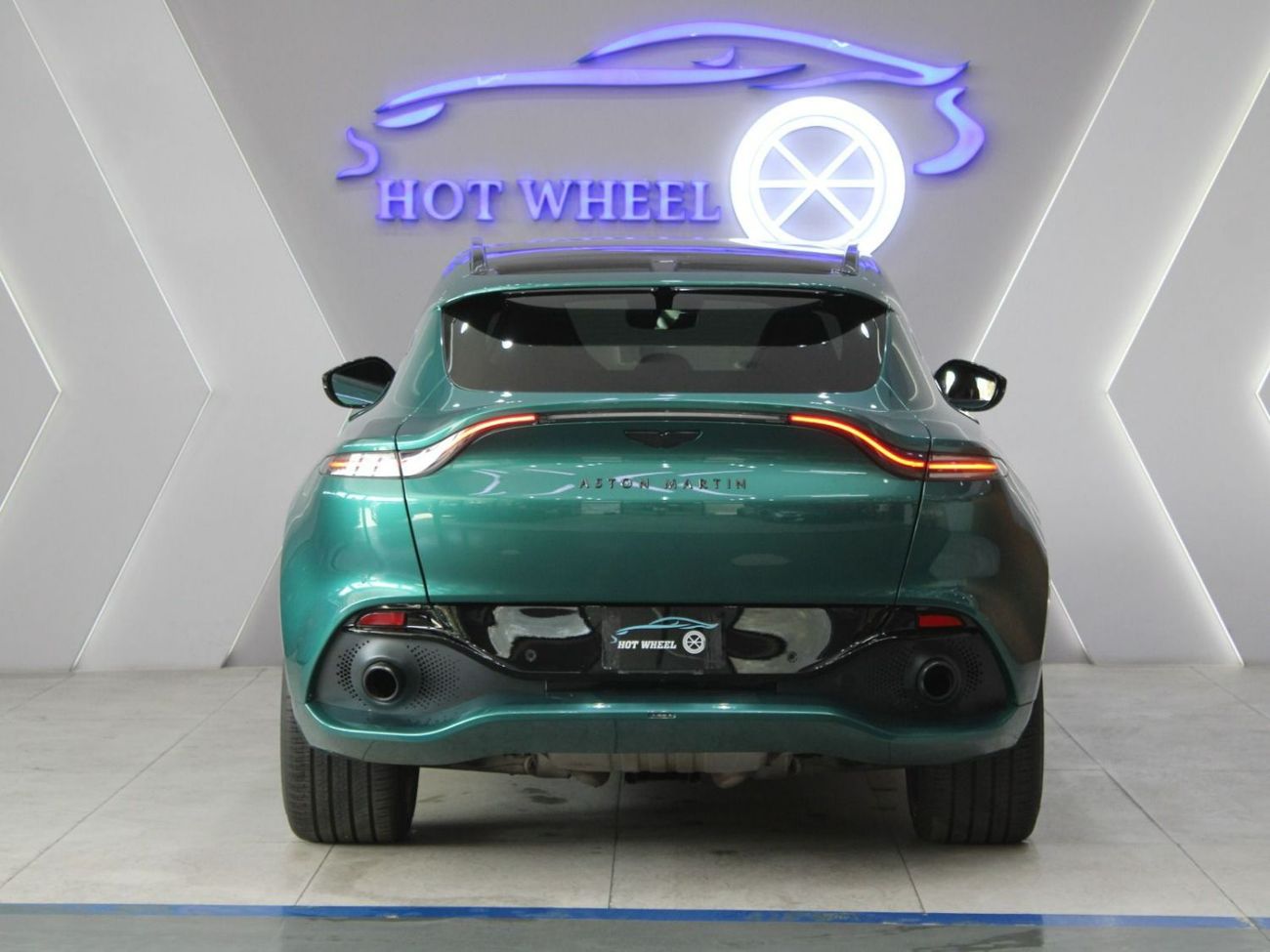 Aston Martin DBX DBX 550 | V8