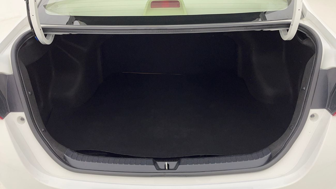 تويوتا يارس SE 1.5 | بدون دفعة مقدمة | اختبار القيادة في المنزل