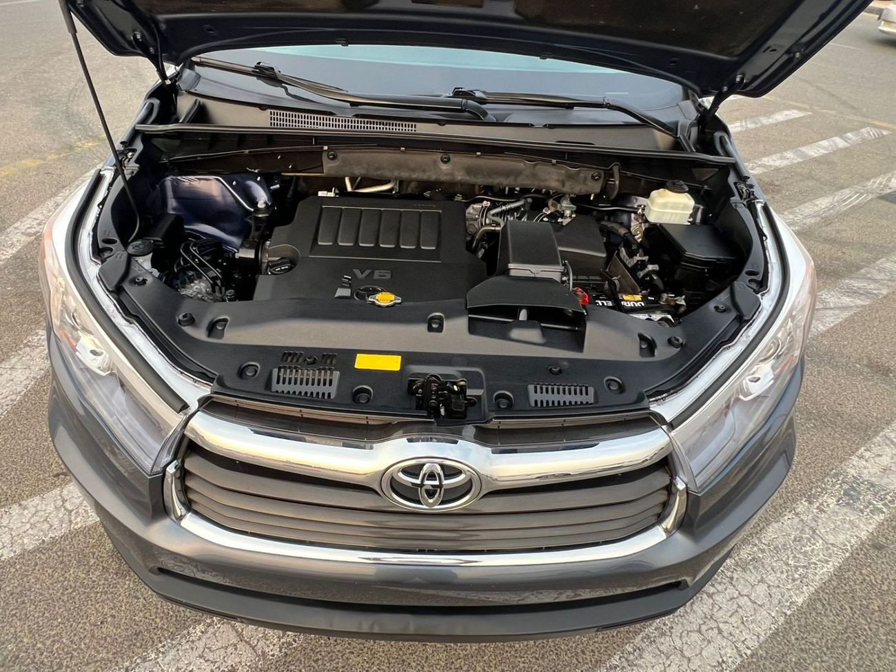 تويوتا هايلاندر 2015 TOYOTA HIGHLANDER XLE - 4x4 - 63500 mileage- SUNROOF 7 SEATER ELECTRIC SEATS -LEATHER SEATS - P