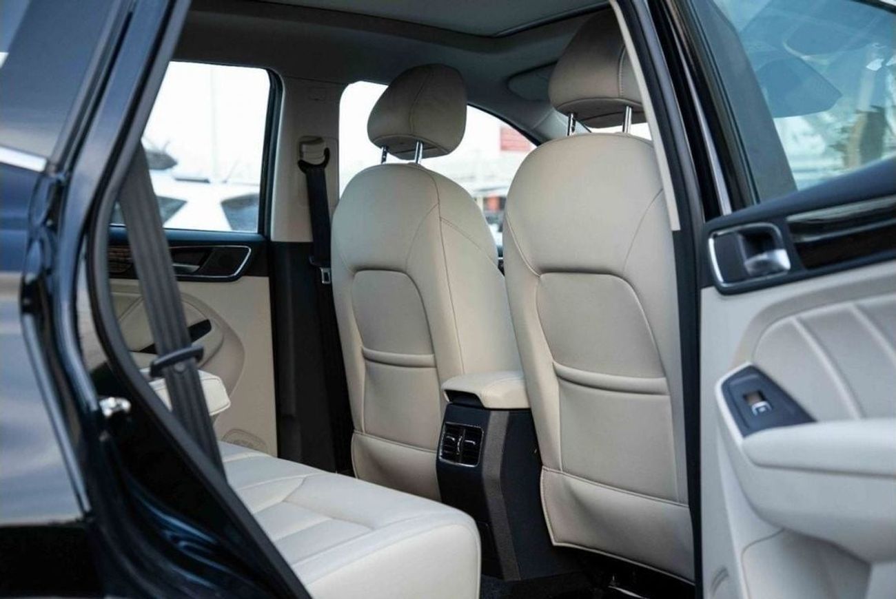 أم جي RX5 2023 MG RX5 2.0 AWD LUXURY - أسود من الداخل بيج