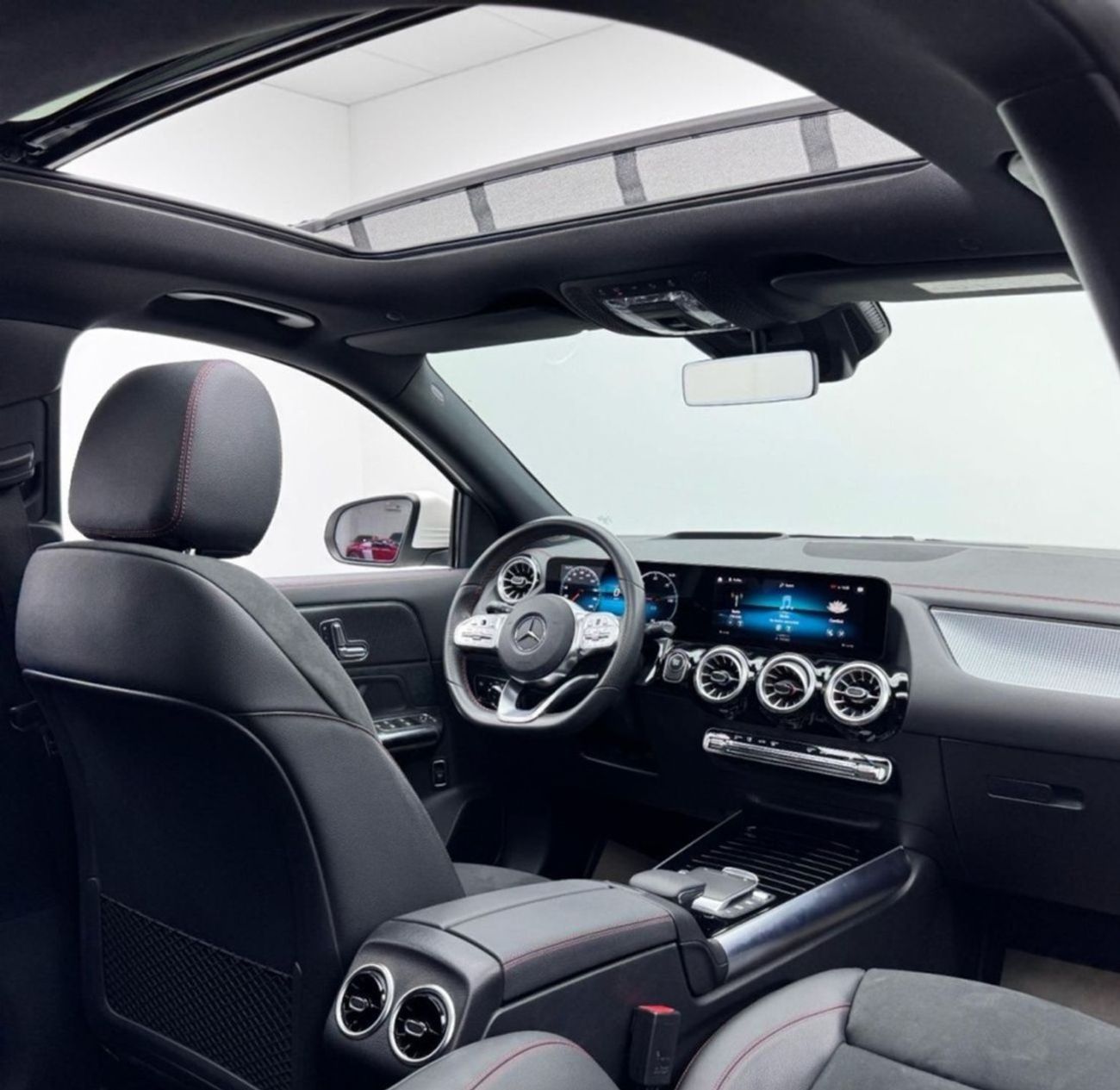 Mercedes-Benz EQA 350 SUV 2022 Mercedes Benz EQA 350 4Matic, 2027 Mercedes Warranty + Service Pack, Full PPF, Very Low Km, GCC