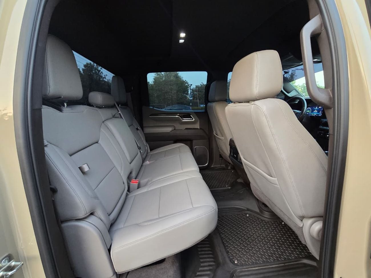 Chevrolet Silverado 1500 CREW CAB 2LT TRAILBOSS 2023 Chevrolet Silverado LT Trail Boss GCC Specs | Orginal paint | Perfect condition | Single owner