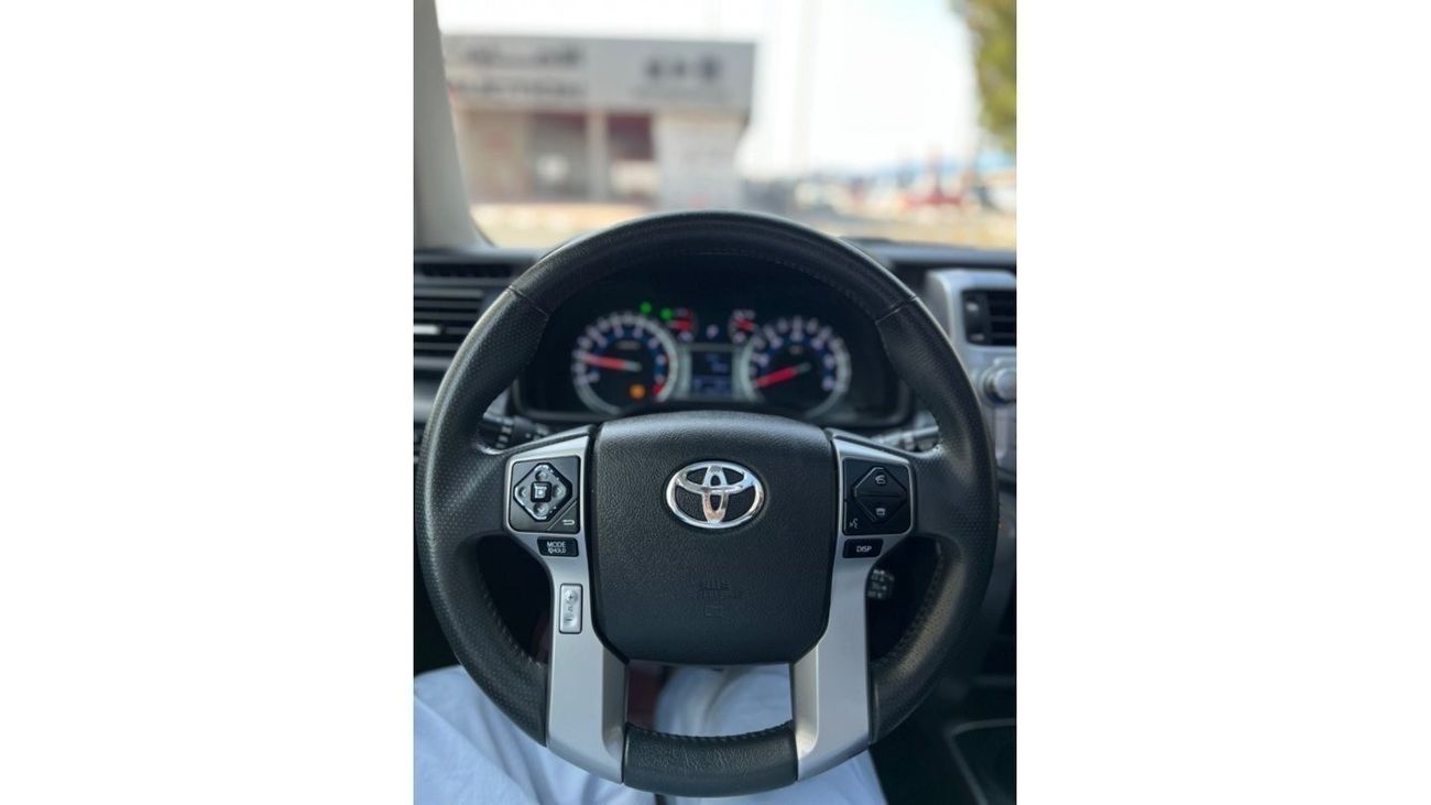 Toyota 4Runner SR5 PREMIUM 4x4 7 Seat Sunroof  full option