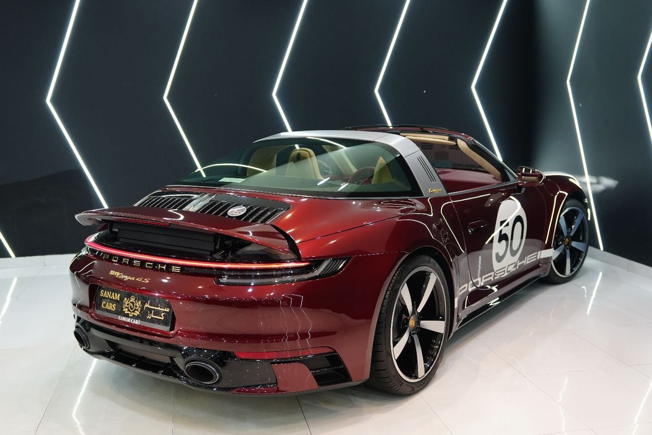 بورش 911 TARGA 4S HERITAGE DESIGN EDITION