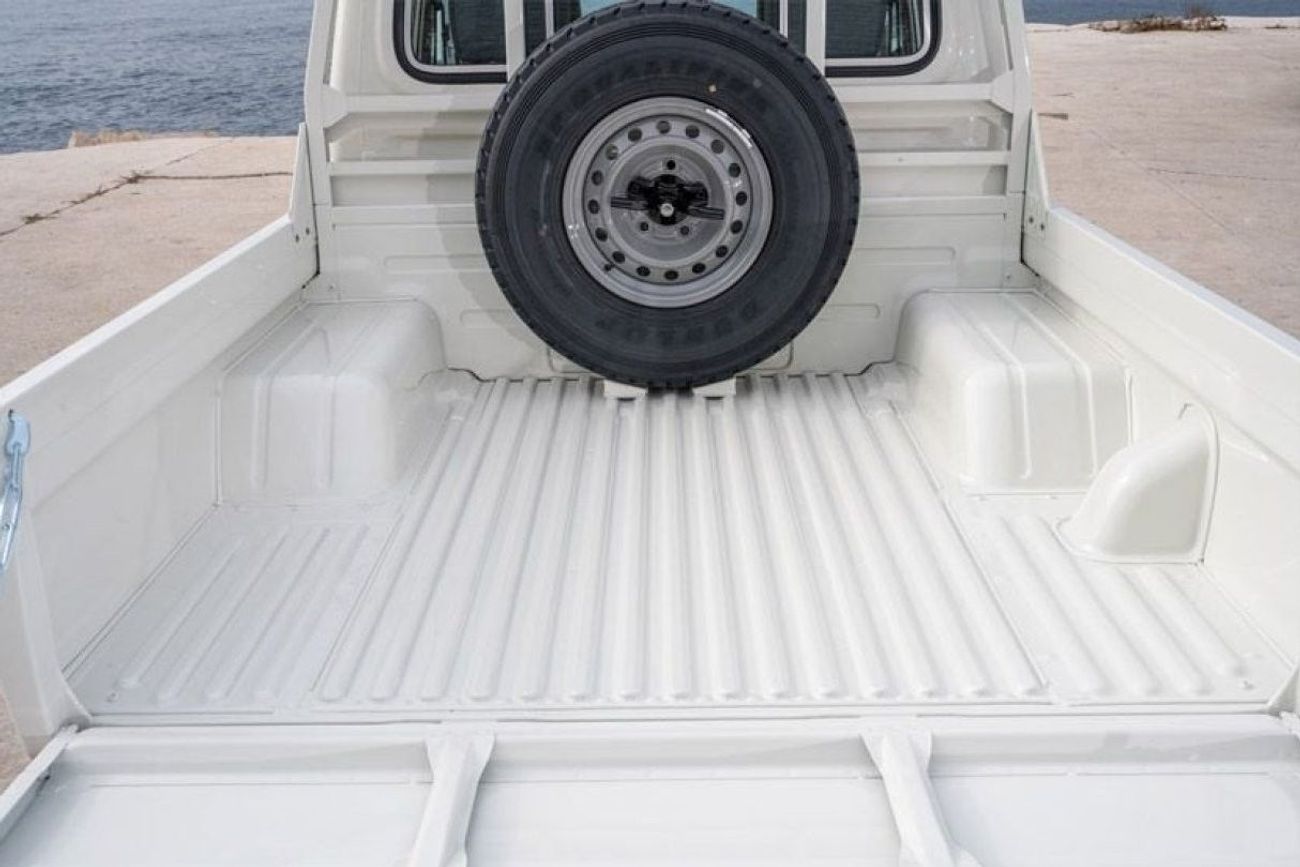 Toyota Land Cruiser Pick Up Land Cruiser Pick Up D/C 4.2L Diesel M/T 2024