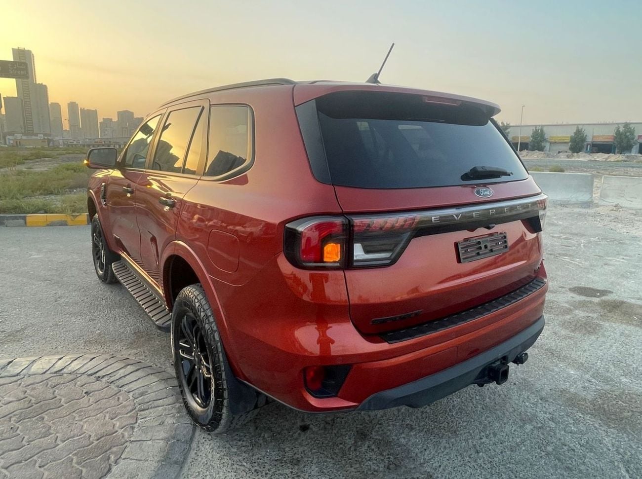 Ford Everest diesel 3.0 liter ,right hand drive only for export available