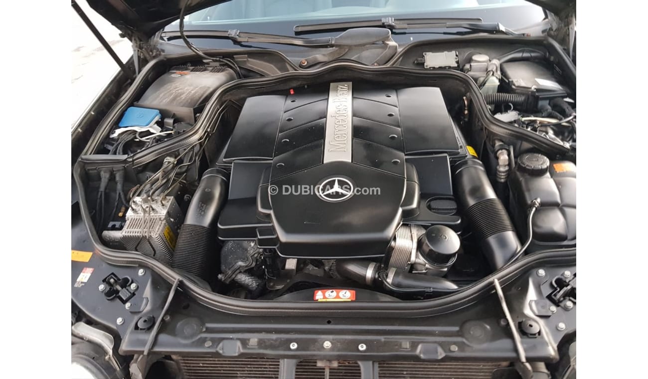 مرسيدس بنز E 500 موديل 2005وارد اليابان السياره حاله ممتازه جدا فل اوبشن فتحه وجلد وتحكم كهربي كامل ومتبت سرعه ونفيجش