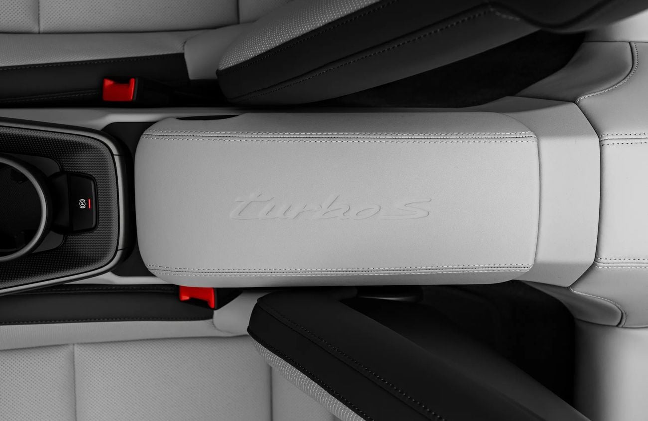 بورش 911 3.7L F6 Turbocharged Engine + T-Hybrid