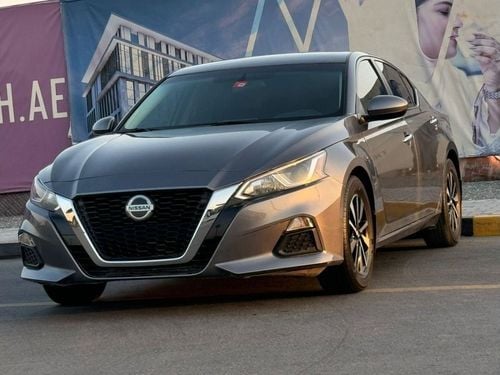 Nissan Altima SV very good condition inside and outside