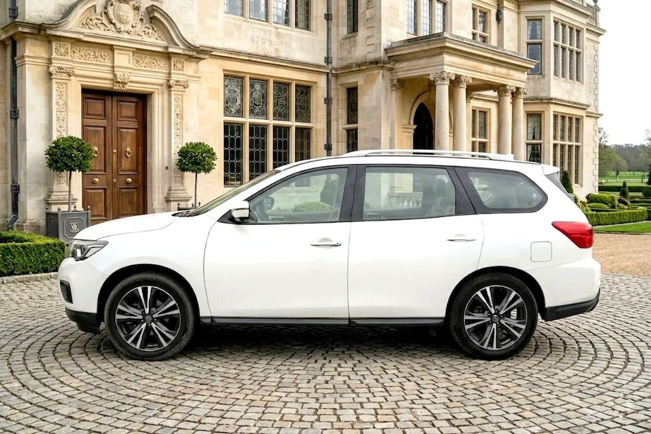 Nissan Pathfinder SL 3.5L (7 Seater) (SL) GCC SPECS WHITE WITH SUNROOF