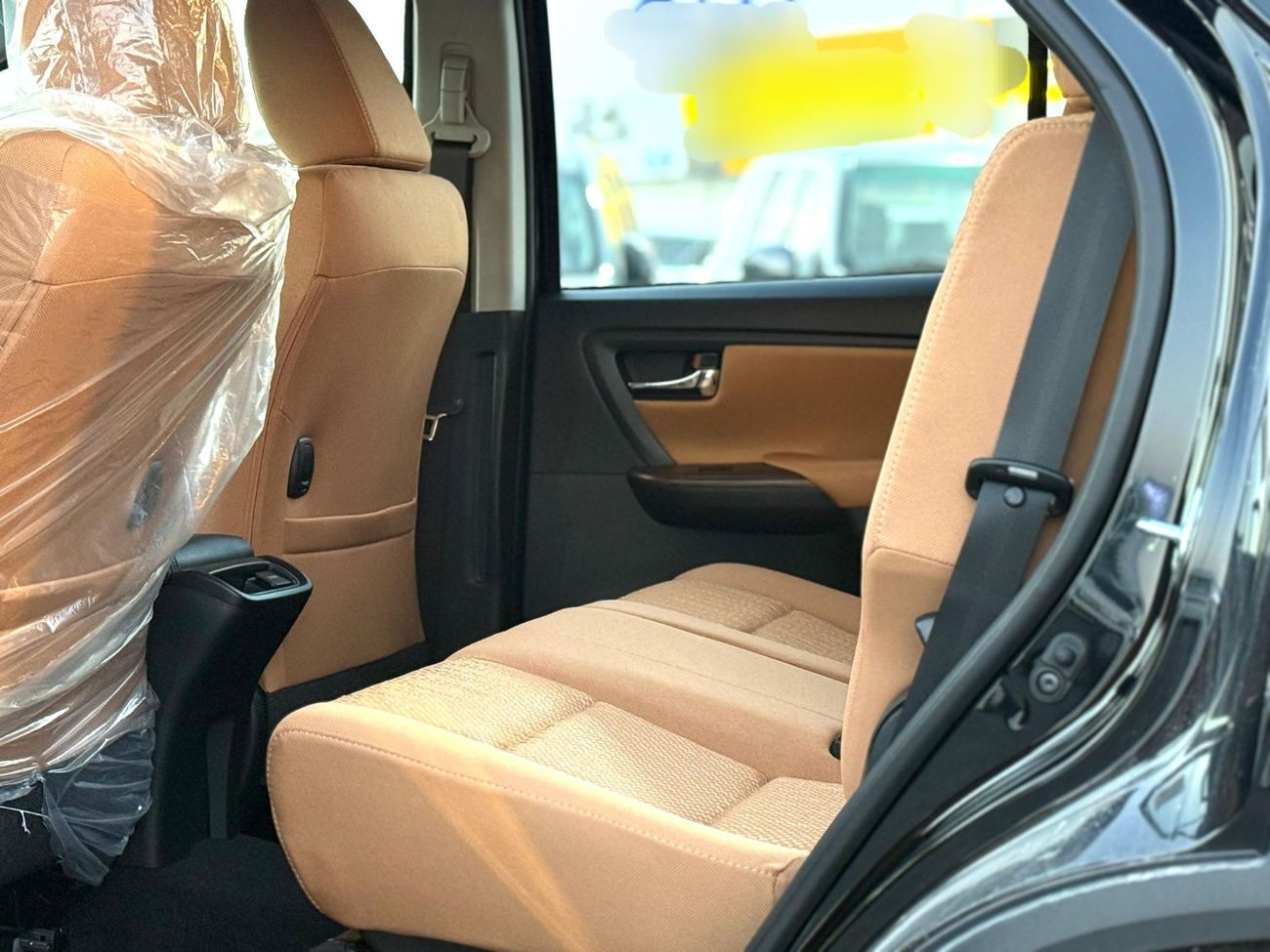 تويوتا فورتونر Toyota Fortuner 2026 Model 2.7 v4 petrol Engine Colour Black Transmission Automatic Interior. Tun 7s