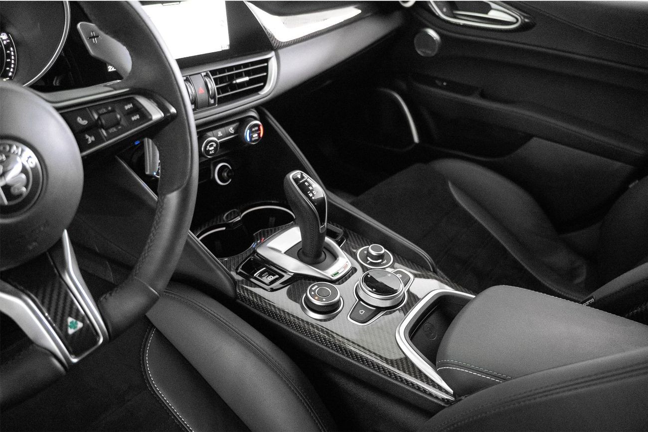 Alfa Romeo Giulia Quadrifoglio / 5 Year Alfa Romeo Warranty and Service