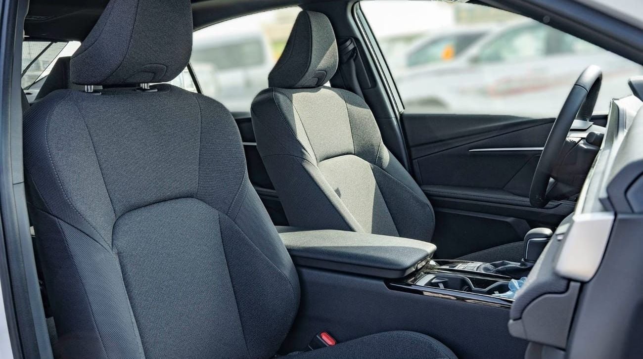 Toyota Camry 2025 Toyota Camry 2.5L LE Hybrid with panorama roof AT