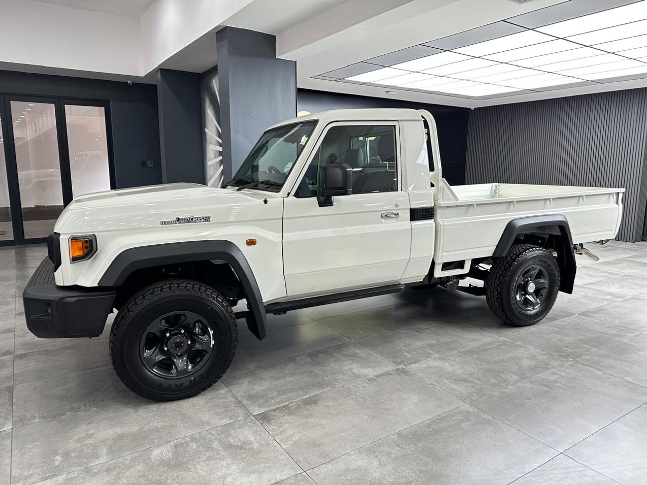 Toyota Land Cruiser Pick Up Toyota LC79 SC RHD diesel engine 4.2L