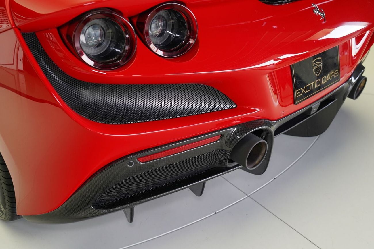 فيراري F8 تريبوتو 3.9T V8