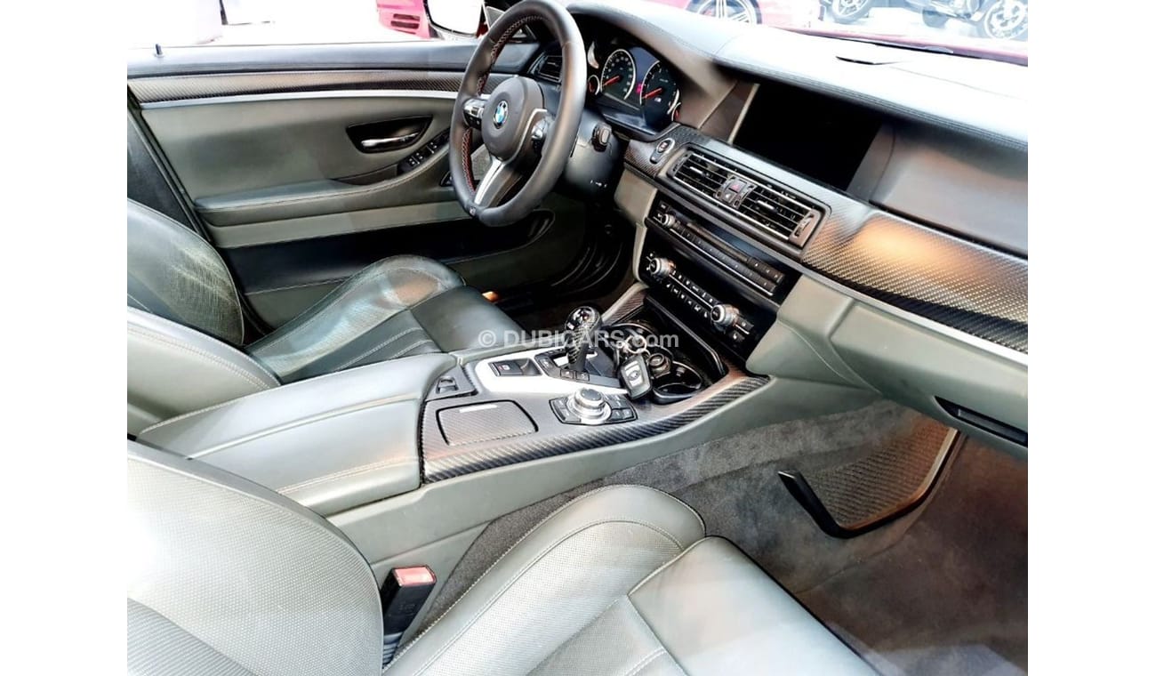 BMW M5 - GCC - 2013 - UNDER WARRANTY AT AGMC - ( 1,800 AED PER MONTH )