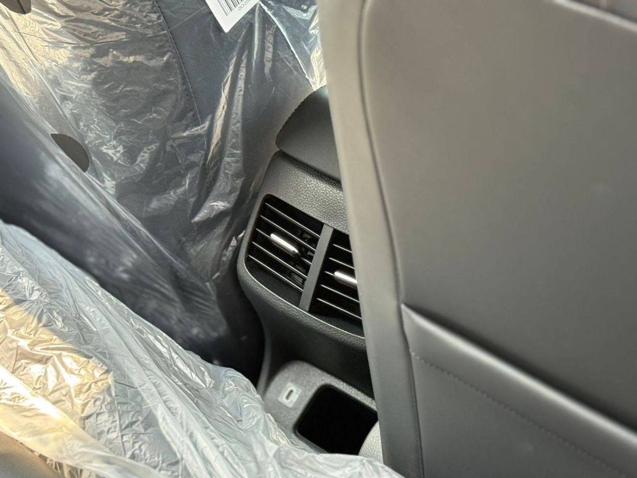 Kia Seltos KIA SELTOS 1.5L CHINESE SPECS FULL OPTION WITH BLACK ROOF