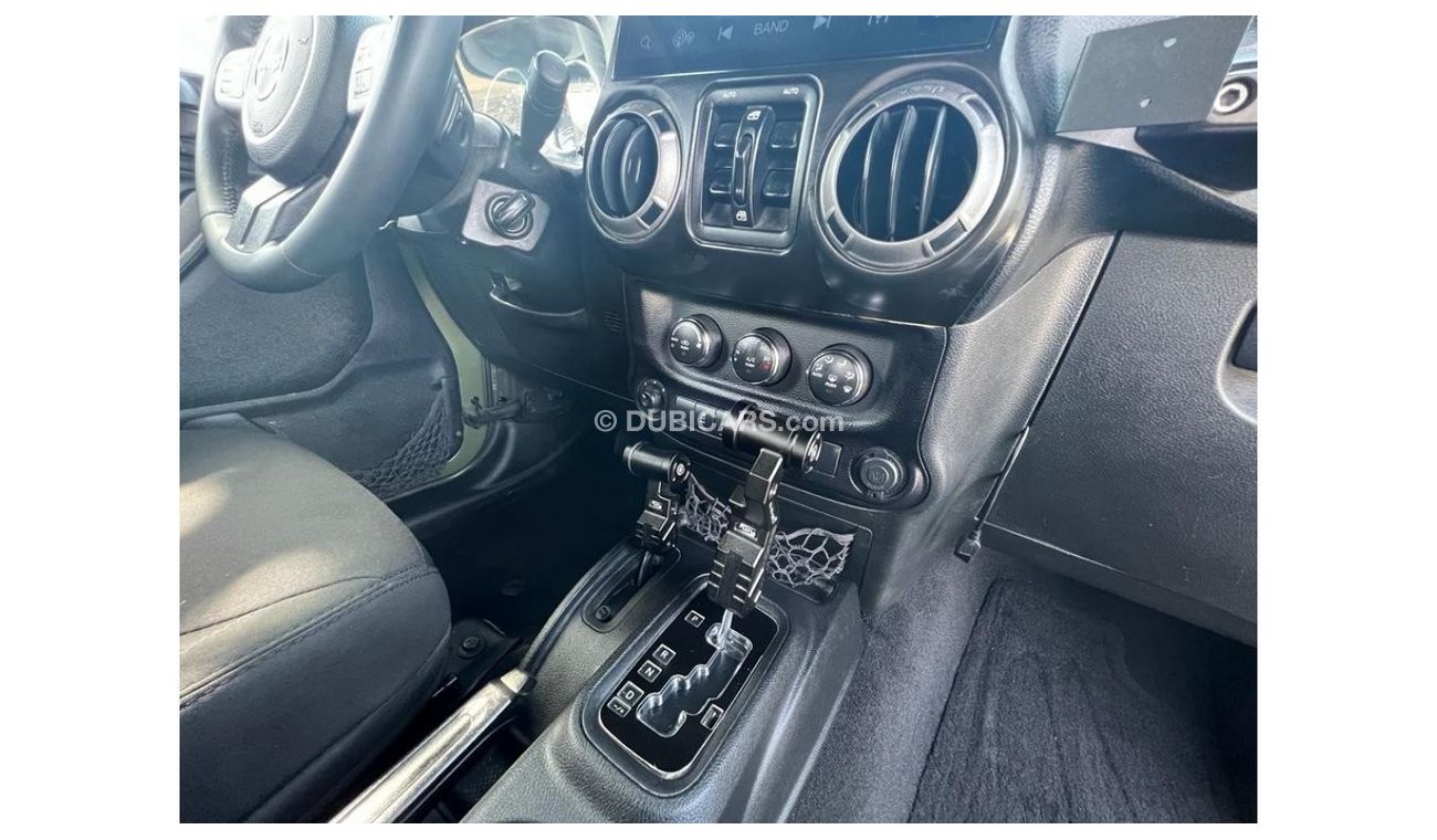 جيب رانجلر JEEP WRANGLER RUBICON GCC 2015 ON PERFECT CONDITON