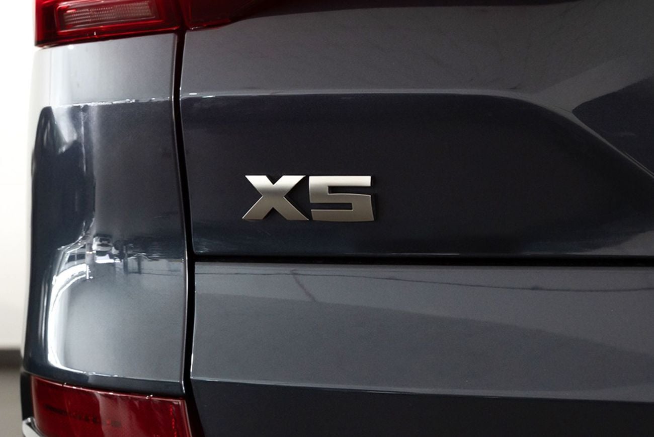 BMW X5 M50i 4.4L