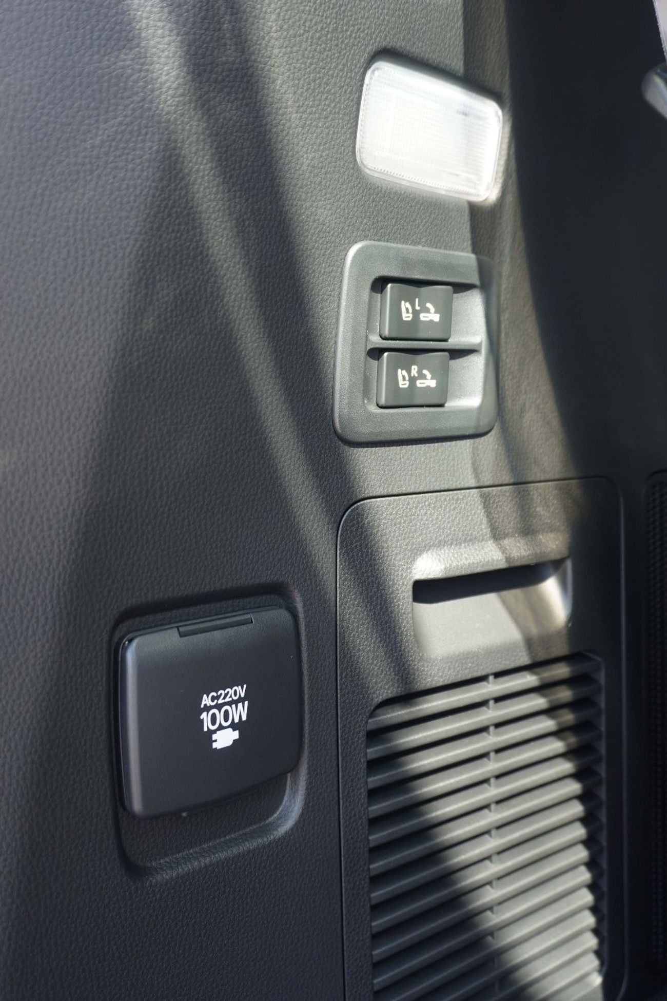 Toyota Land Cruiser VXR 3.3 TDSL A/T (SIDE STEP, HEAD-UP DISPLAY, 360 CAMERA)