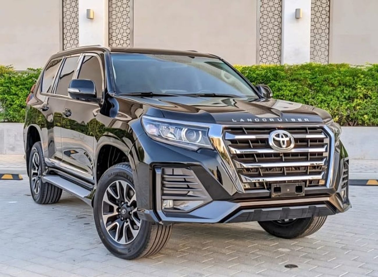 Toyota Prado TX-L 4.0L LHD-AUTOMATIC-PETROL-4WD-7 SEATS-5 DOORS