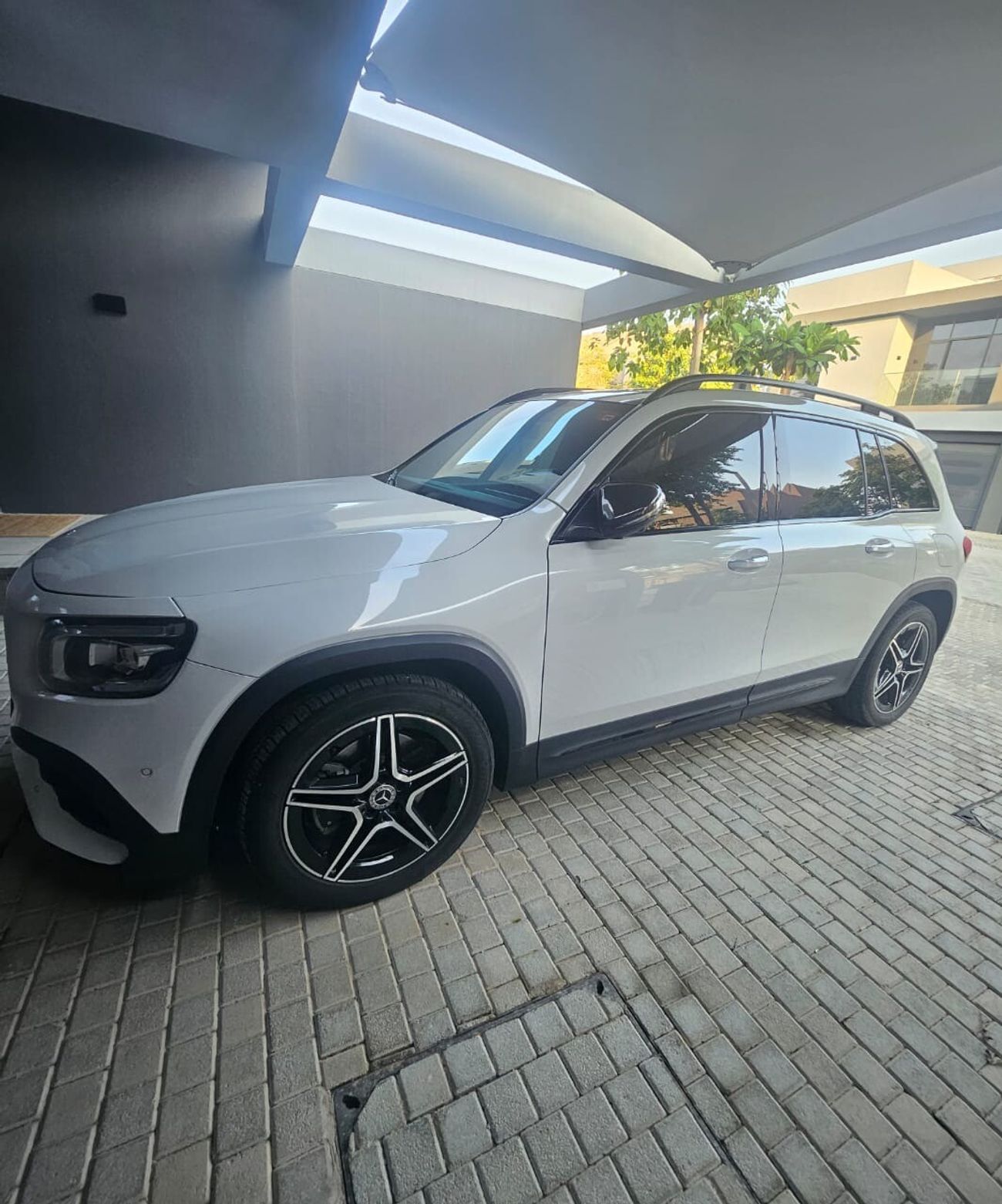 Mercedes-Benz GLB 250 4MATIC 2.0L (221 HP)
