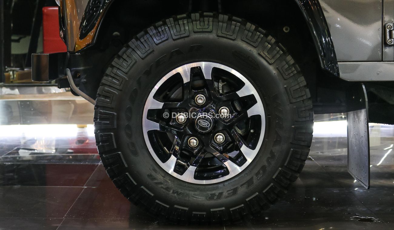 لاند روفر ديفندر