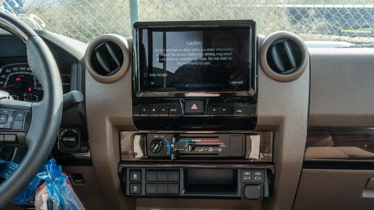 تويوتا لاند كروزر بيك آب LC79 LX 2026 Toyota Land Cruiser LC79 2.8L MT Diesel (Beige-Brown)