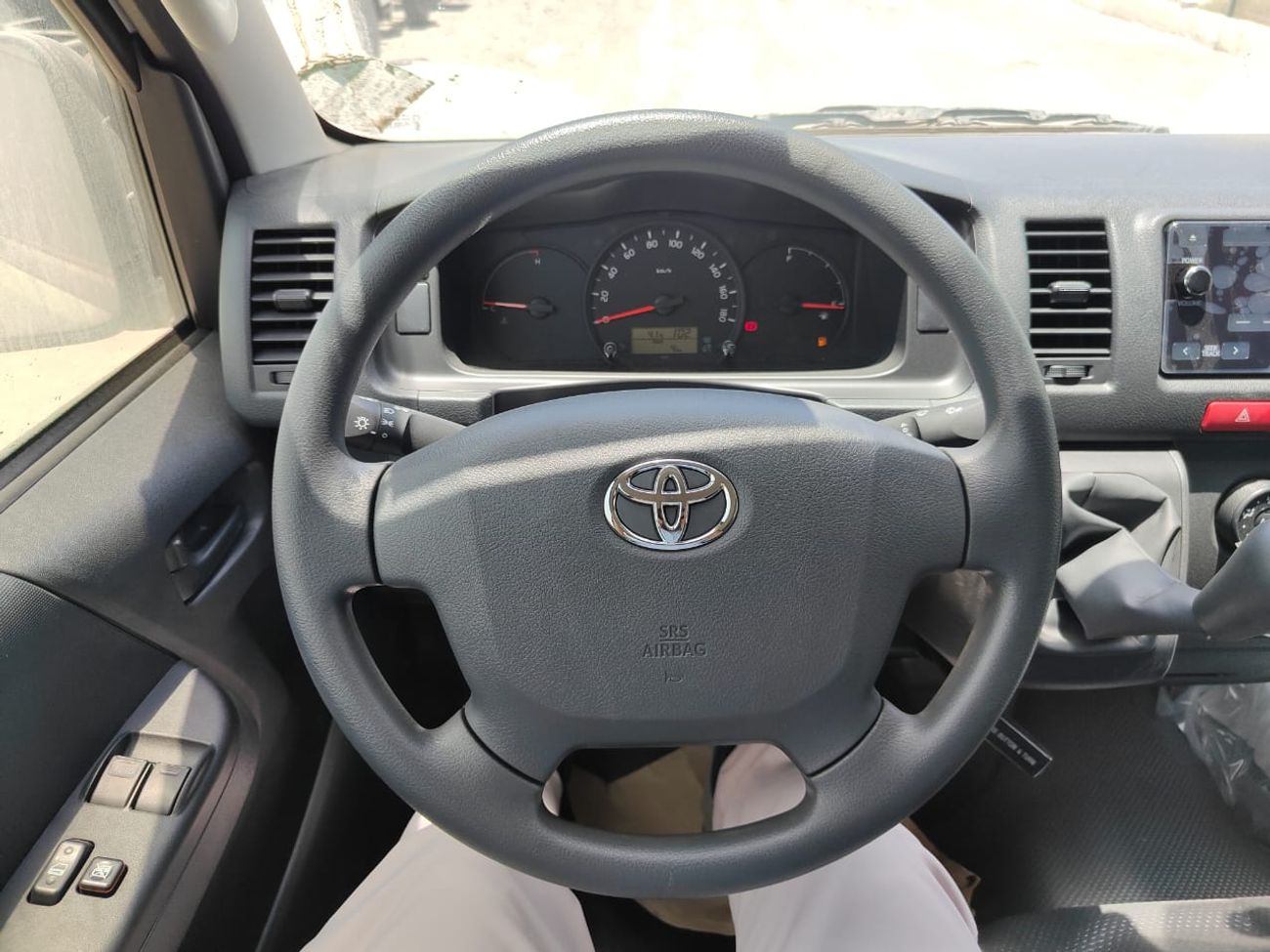 تويوتا هاياس 2025 Toyota Hiace (Old-Shape) High-Roof 16-Seater Passenger Van 2.7L 4-Cyl Petrol M/T RWD Africa Onl