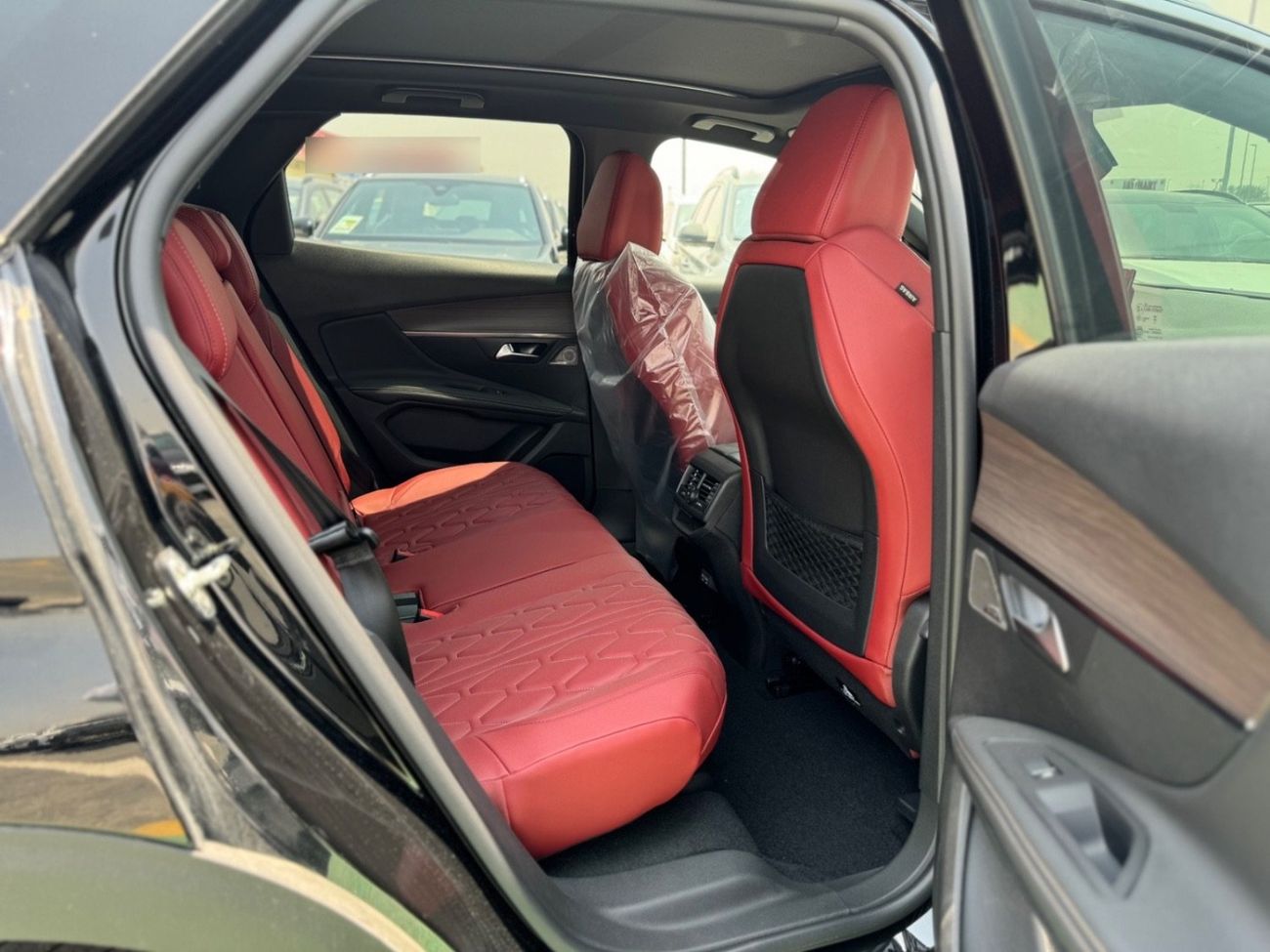 Peugeot 3008 PEUGEOT 3008 GT - 1.6T -  (2025 MODEL) GCC specs