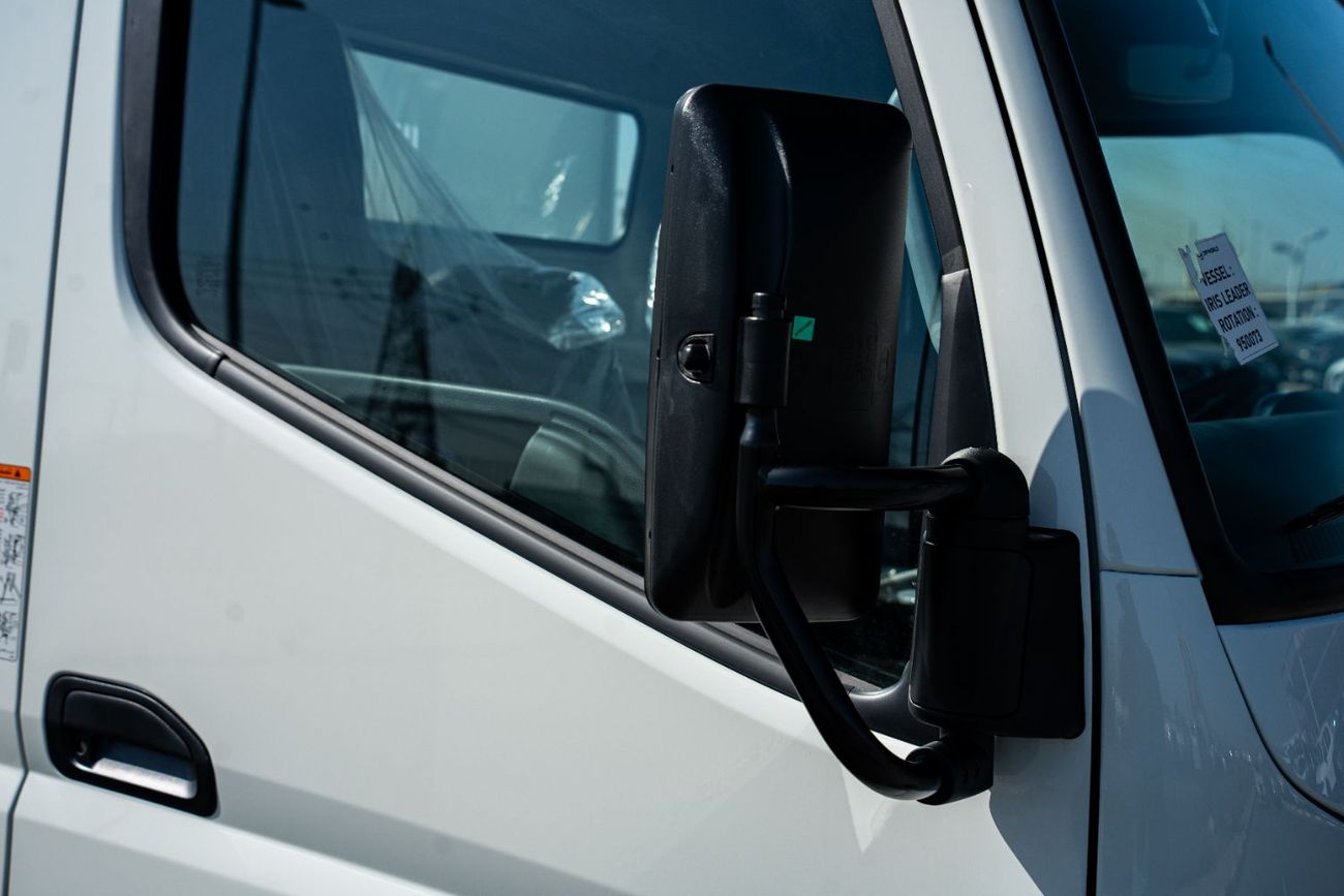 Mitsubishi Canter Van