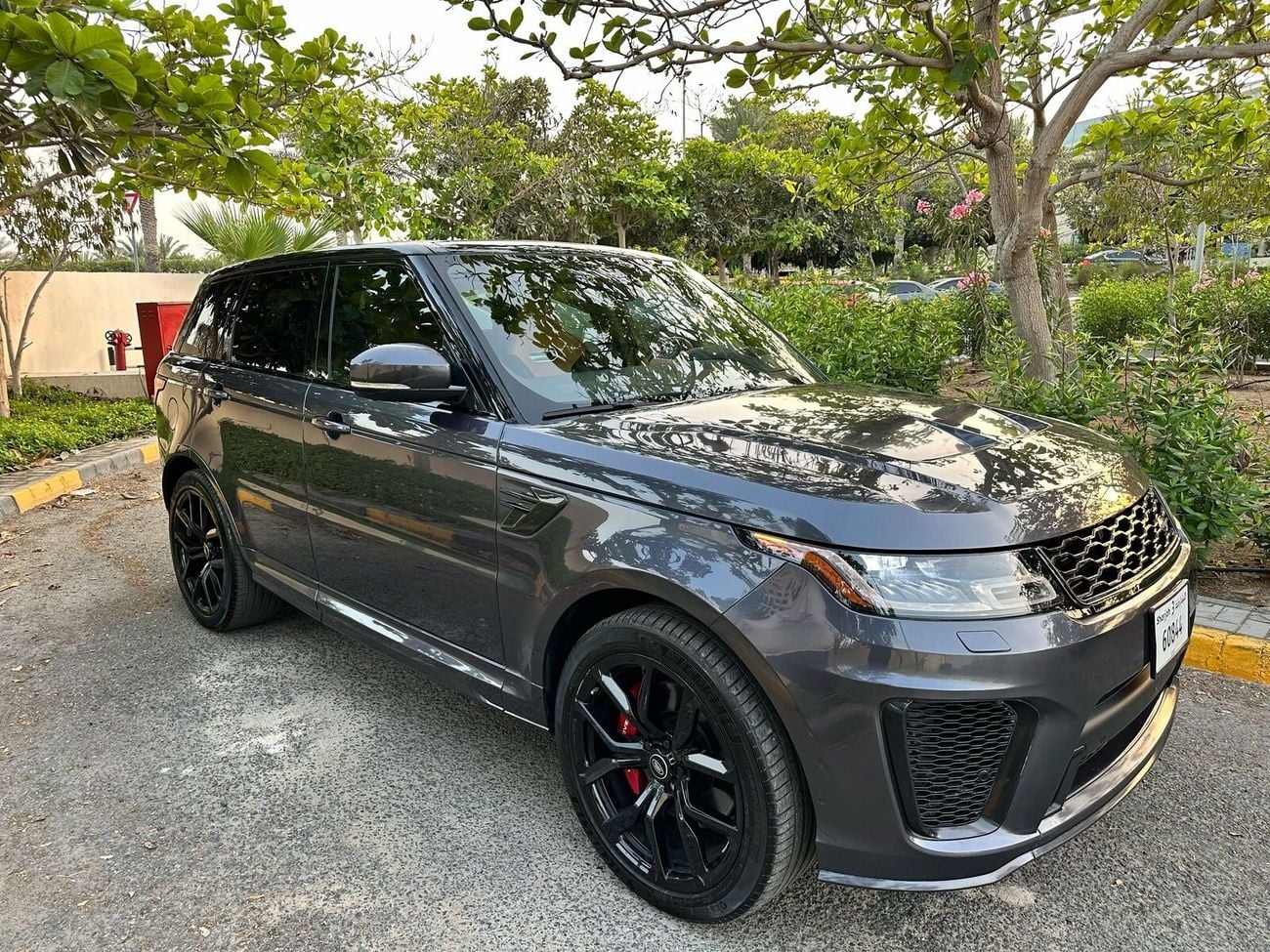 Land Rover Range Rover Sport SVR 5.0L (575 HP) AWD