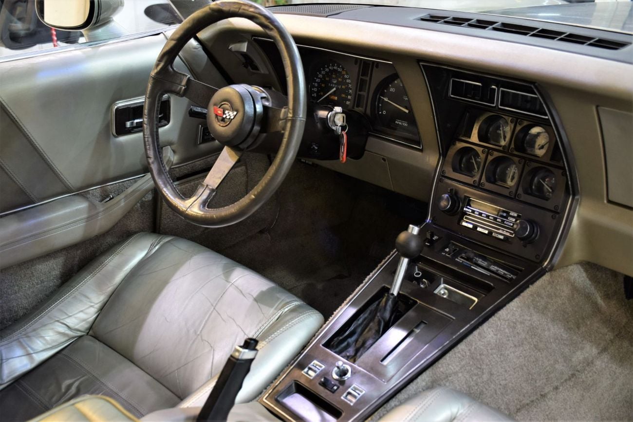 شيفروليه كورفت Chevrolet Corvette C3 ( COLLECTOR EDITION ) 1982 Model! in Copper / Golden Color! American Specs